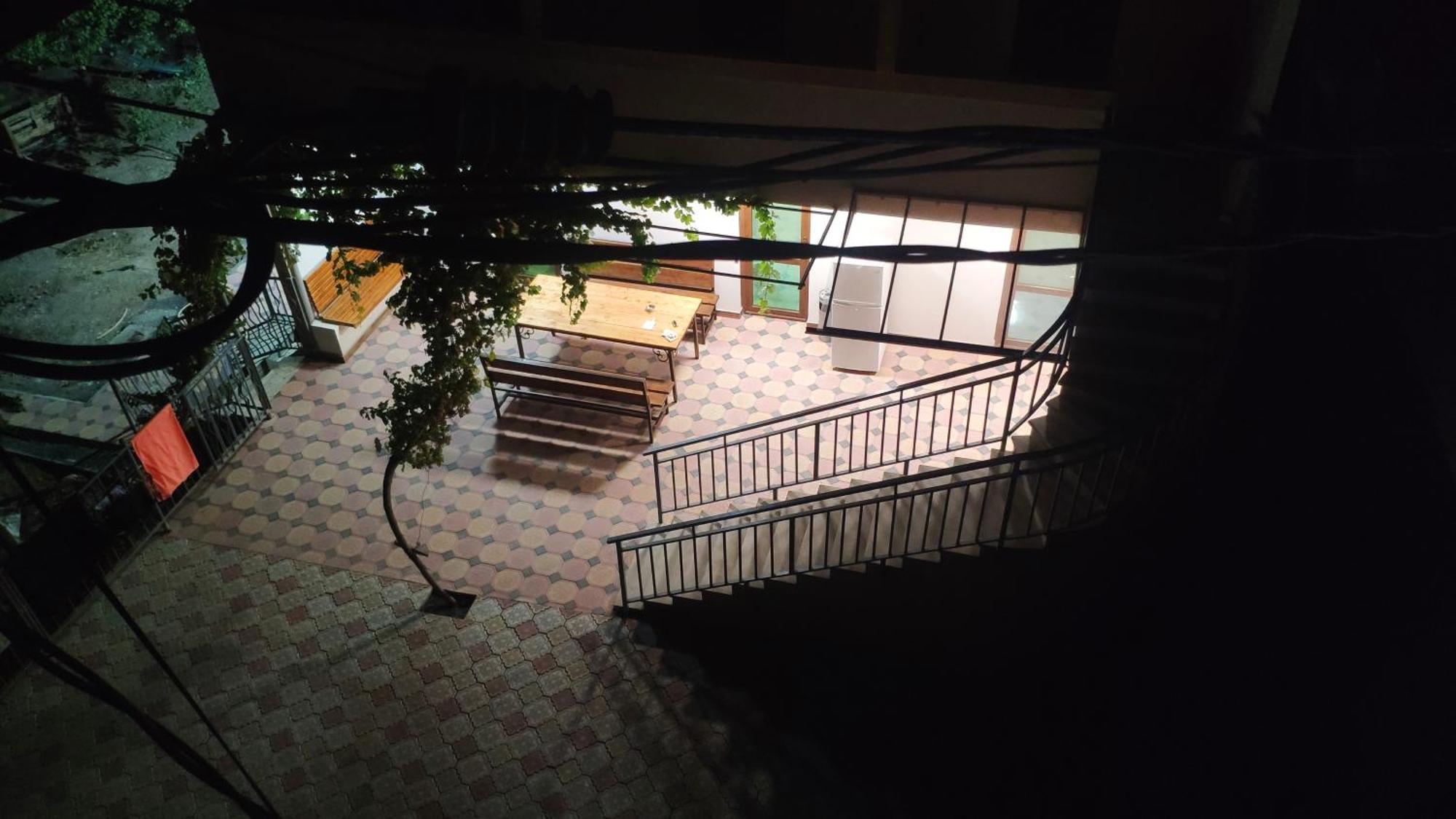 Apex Rest House Of 10 Rooms And Pool Yerevan Ngoại thất bức ảnh