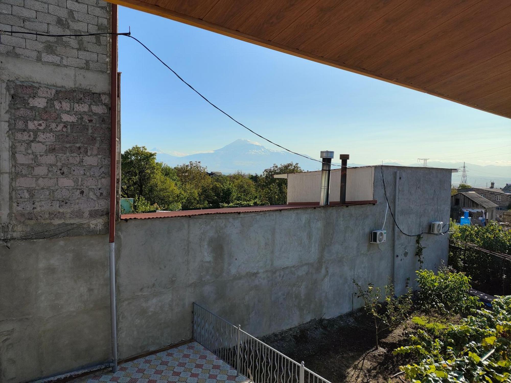 Apex Rest House Of 10 Rooms And Pool Yerevan Ngoại thất bức ảnh