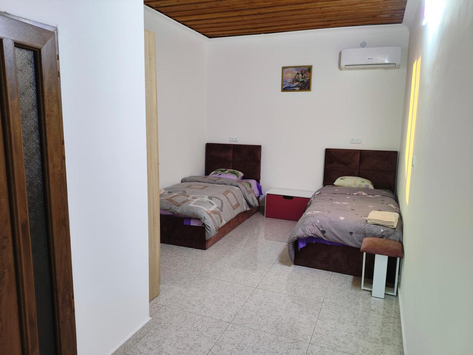 Apex Rest House Of 10 Rooms And Pool Yerevan Ngoại thất bức ảnh