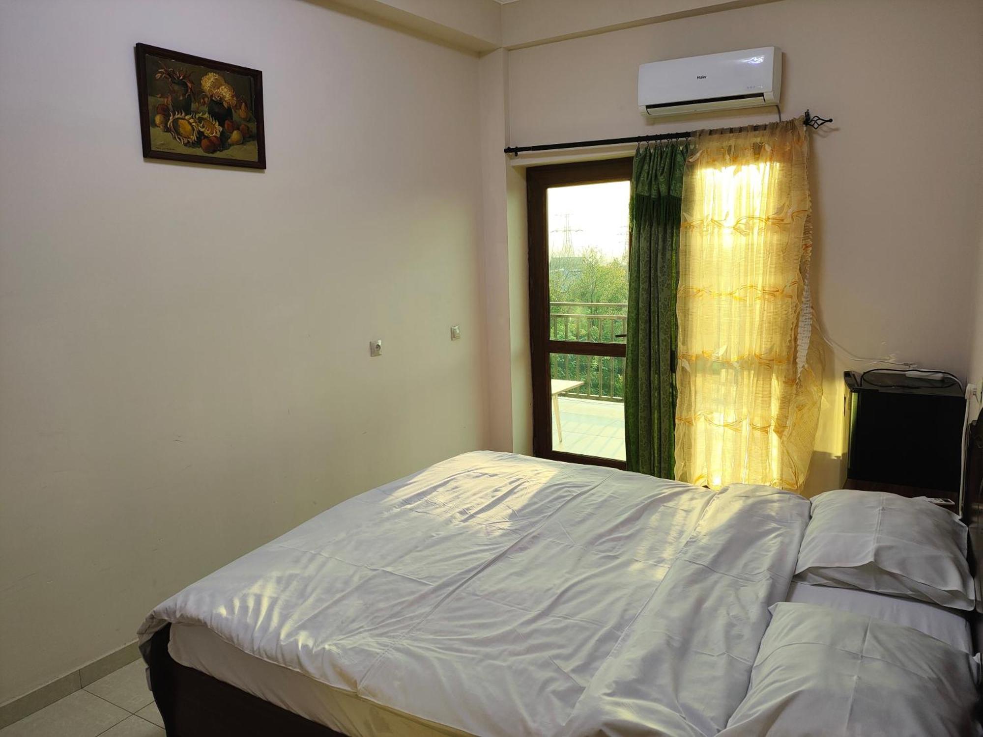 Apex Rest House Of 10 Rooms And Pool Yerevan Ngoại thất bức ảnh