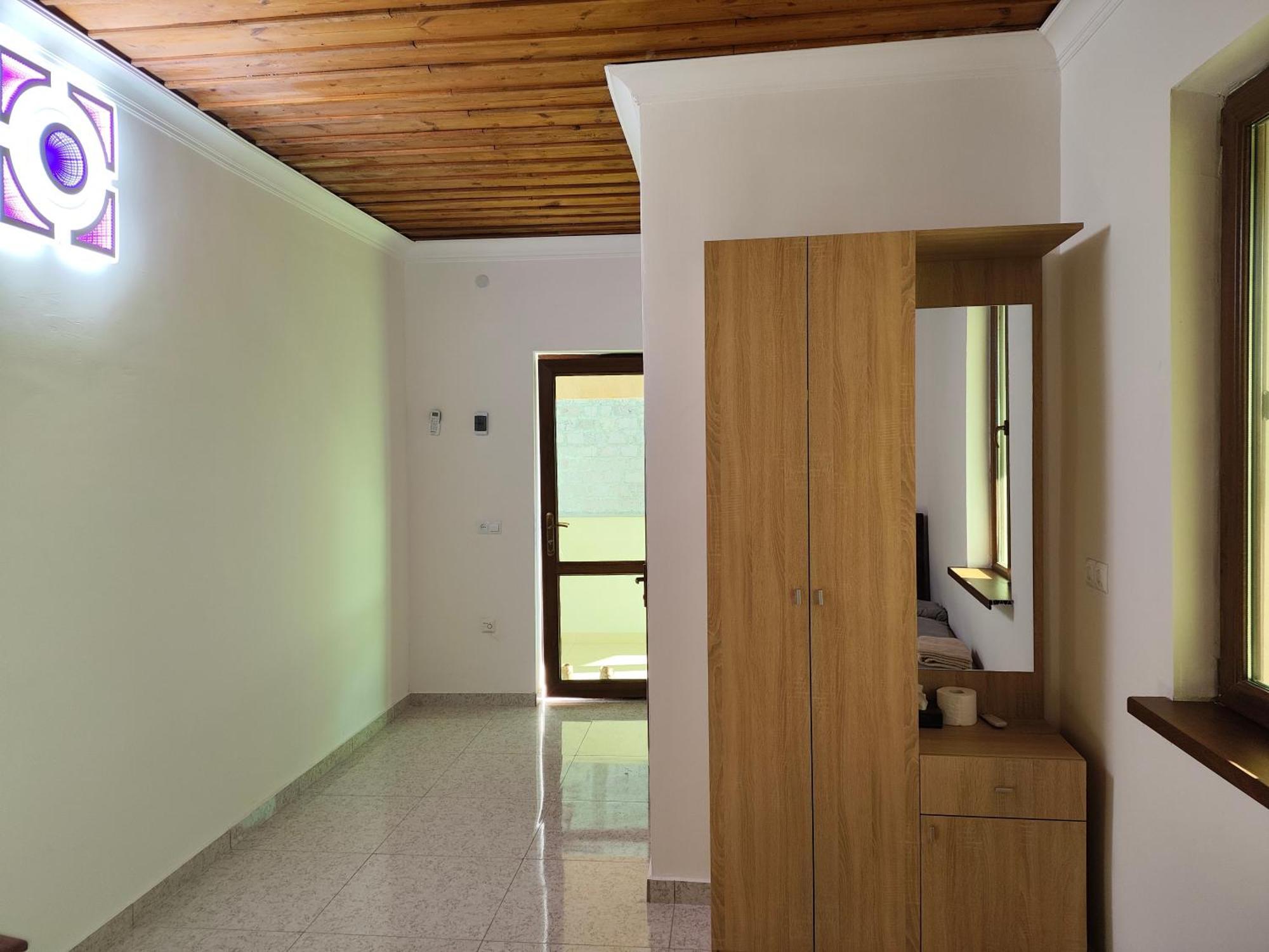 Apex Rest House Of 10 Rooms And Pool Yerevan Ngoại thất bức ảnh