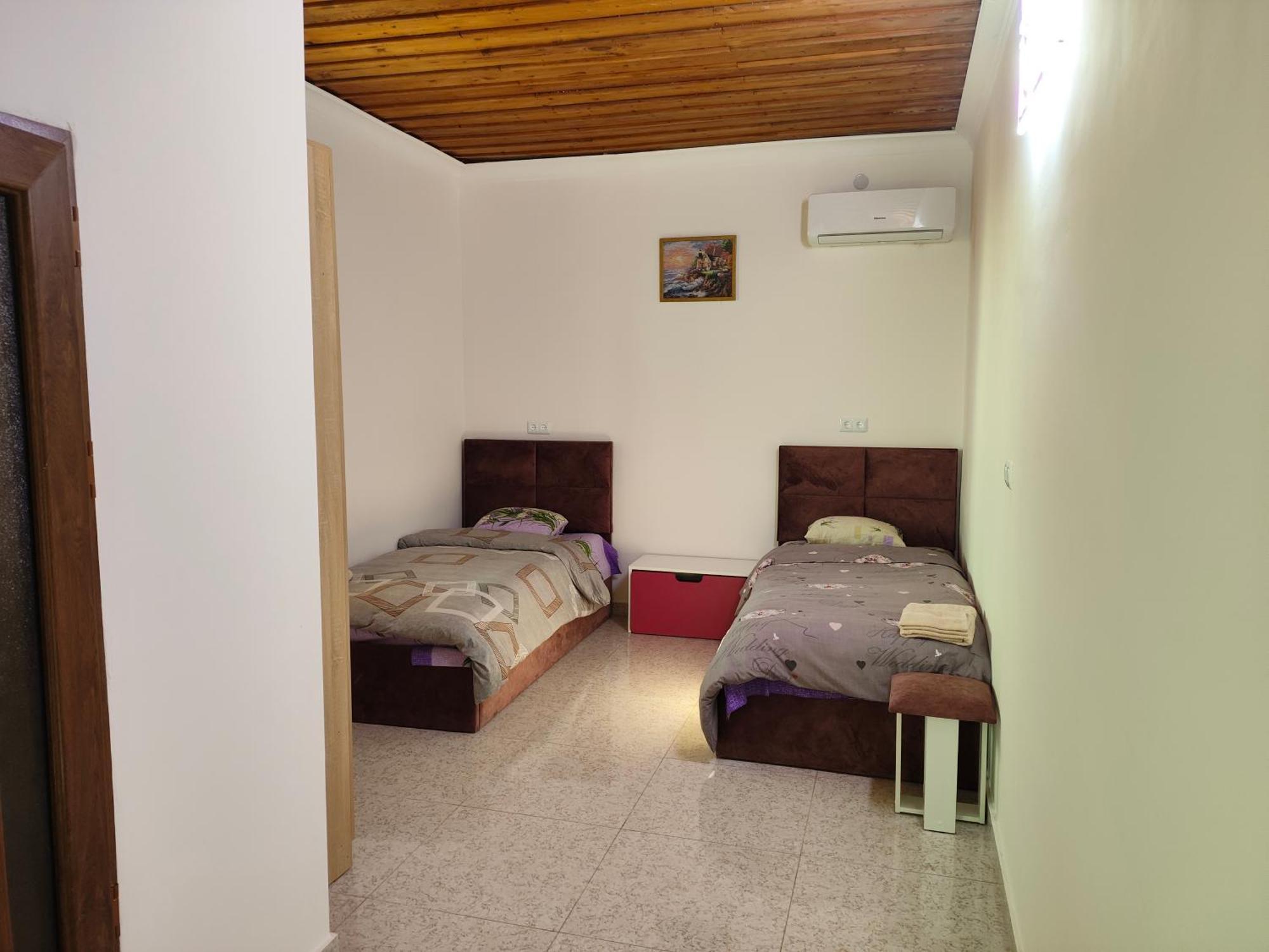 Apex Rest House Of 10 Rooms And Pool Yerevan Ngoại thất bức ảnh