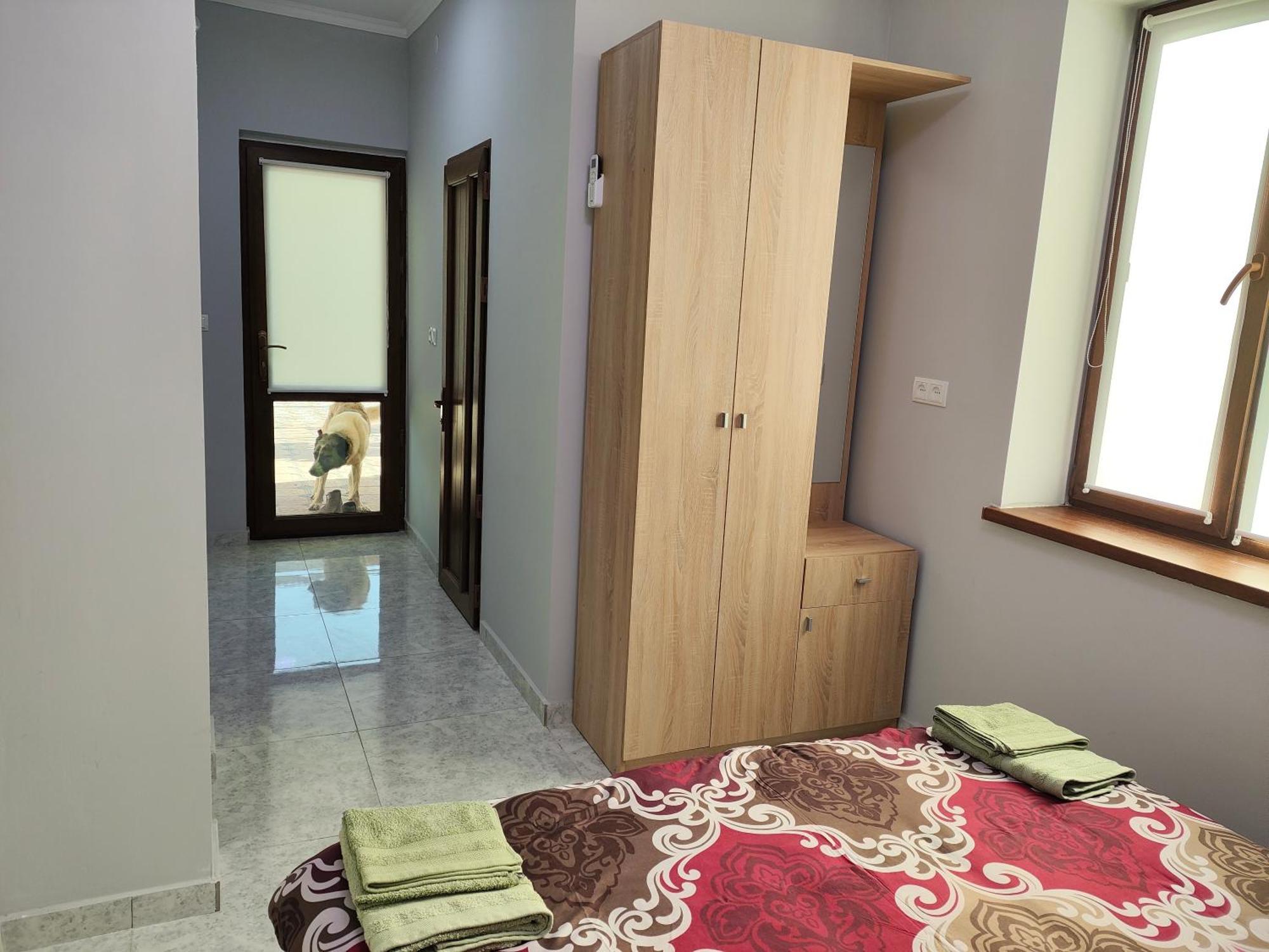 Apex Rest House Of 10 Rooms And Pool Yerevan Ngoại thất bức ảnh