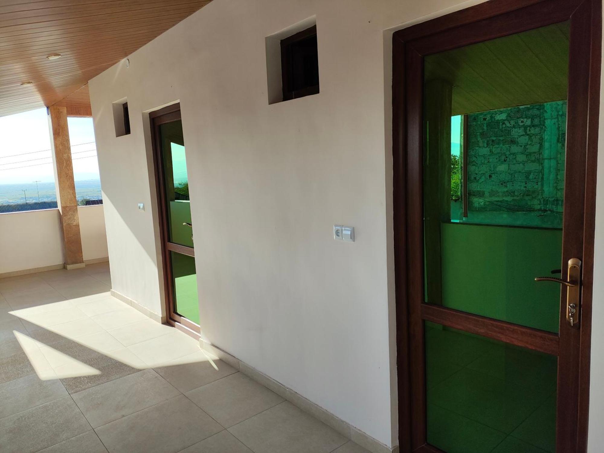 Apex Rest House Of 10 Rooms And Pool Yerevan Ngoại thất bức ảnh