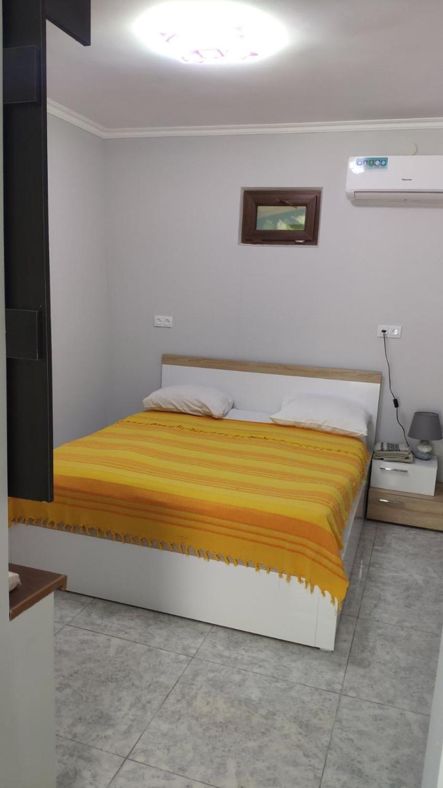 Apex Rest House Of 10 Rooms And Pool Yerevan Ngoại thất bức ảnh